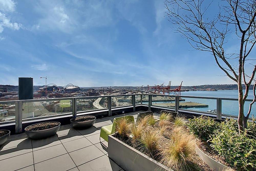 1bedroom 1bath Ferris Wheel Apartment Seattle